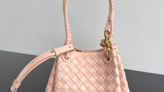 BOTTEGA-VENETA-PARACHUTE-BAG-WOMEN