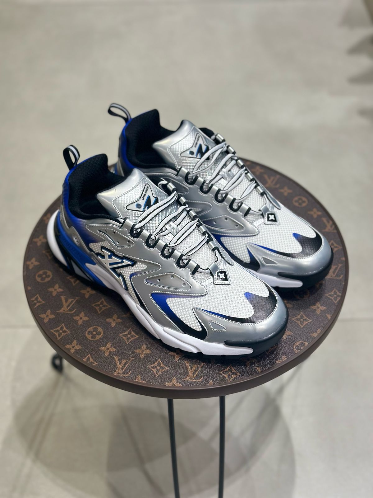 LOUIS-VUITTON-RUNNER-SNEAKERS-MEN