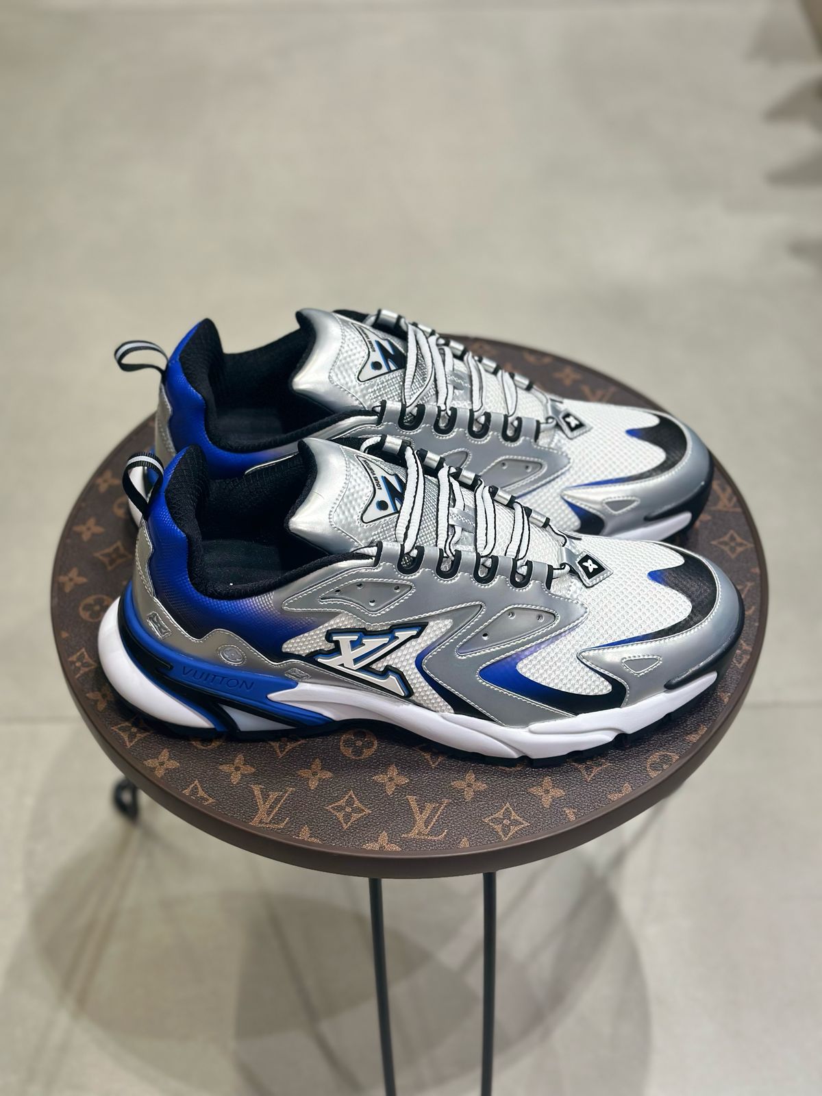 LOUIS-VUITTON-RUNNER-SNEAKERS-MEN