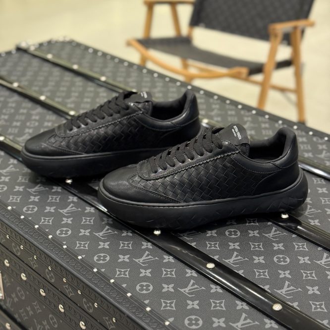 BOTTEGA-VENETA-INTERCCIATO-SNEAKERS-MEN