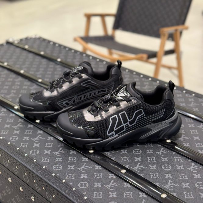 LOUIS-VUITTON-RUNNER-TATIC-SNEAKERS-MEN