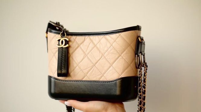 CHANEL-GABRIELLE-BAG-WOMEN