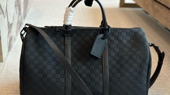 LOUIS VUITTON-TRAVEL BAG