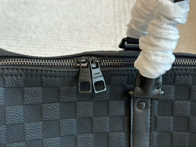 LOUIS VUITTON-TRAVEL BAG