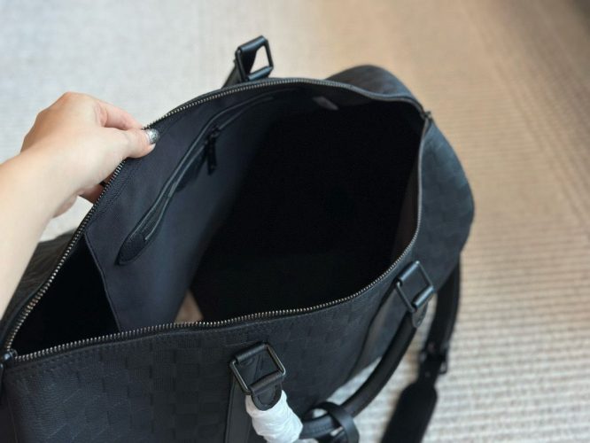 LOUIS VUITTON-TRAVEL BAG