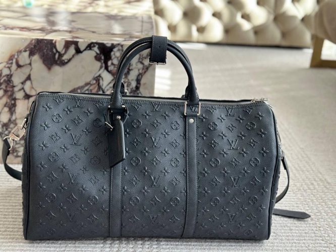LOUIS VUITTON-TRAVEL BAG