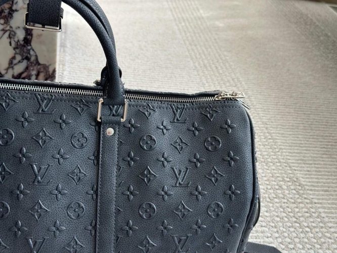 LOUIS VUITTON-TRAVEL BAG