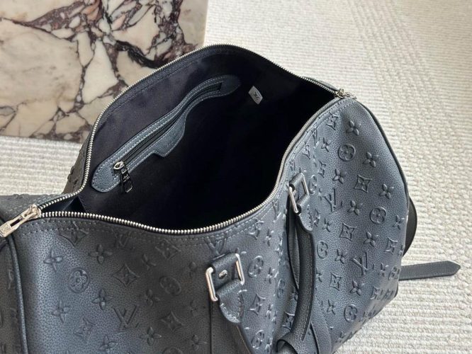LOUIS VUITTON-TRAVEL BAG