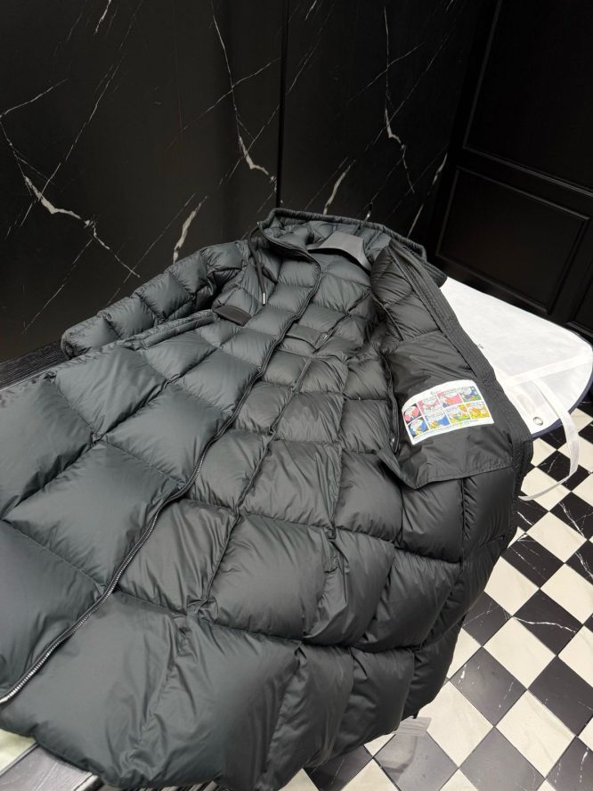 MONCLER-JACKET-WOMEN
