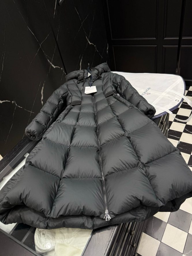 MONCLER-JACKET-WOMEN