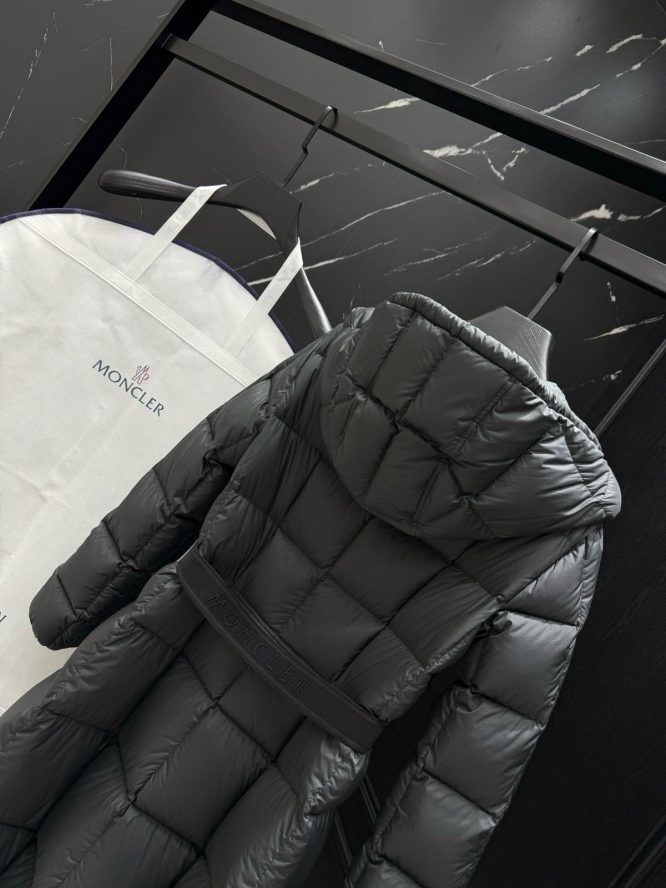 MONCLER-JACKET-WOMEN