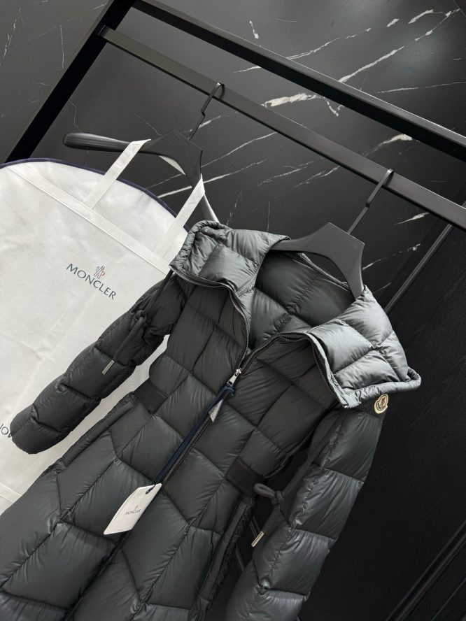MONCLER-JACKET-WOMEN