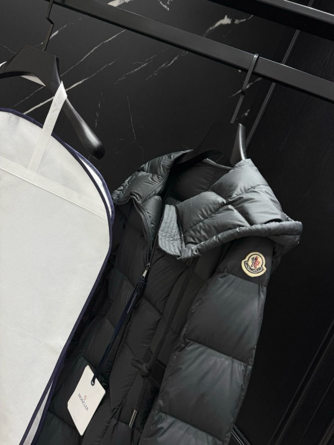 MONCLER-JACKET-WOMEN