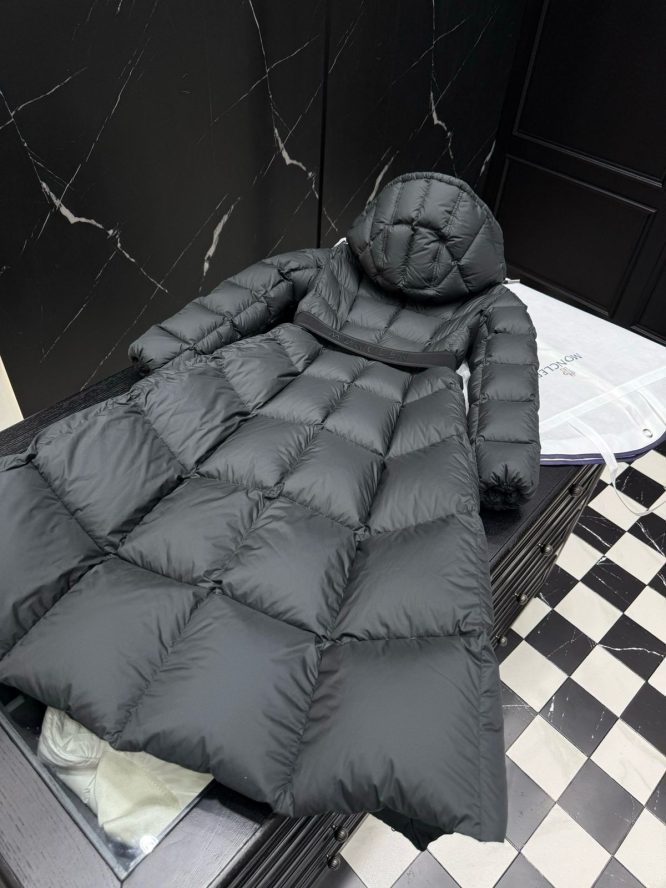 MONCLER-JACKET-WOMEN