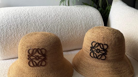 LOEWE- Bucket hat in raffia and calfskin