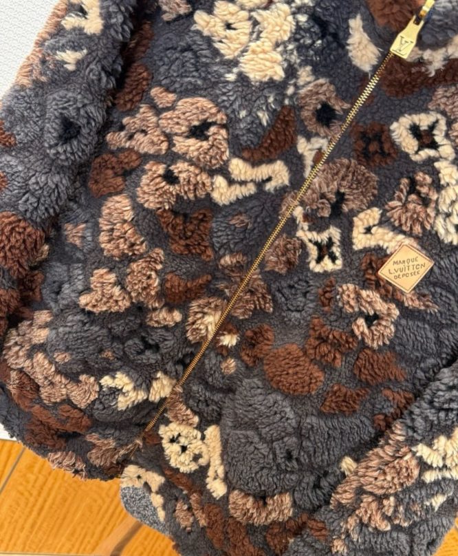 LOUIS VUITTON- REVERSIBLE FLEECE BLOUSON-JACKET