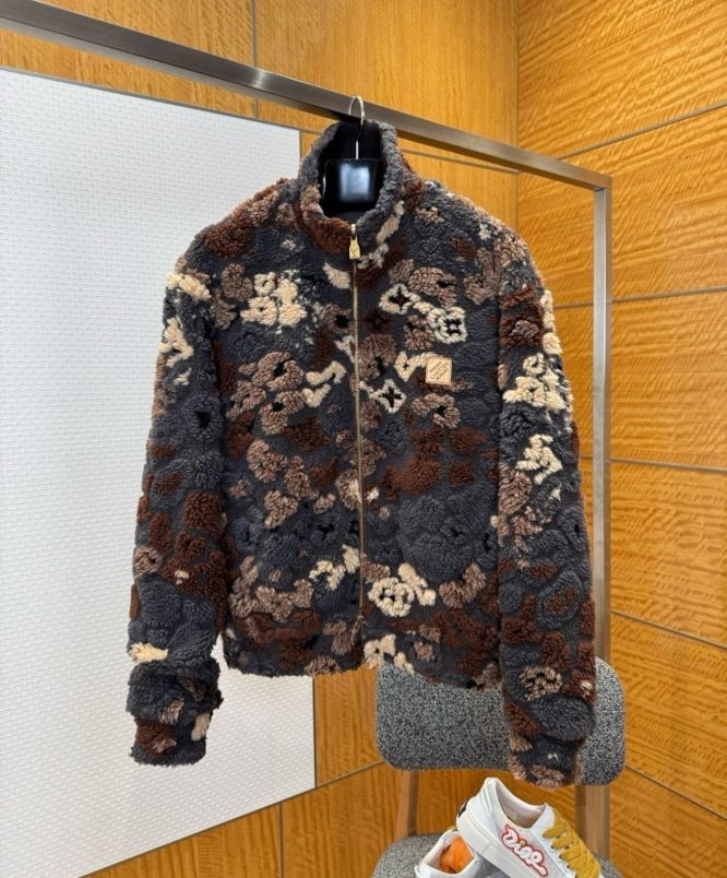 LOUIS VUITTON- REVERSIBLE FLEECE BLOUSON-JACKET