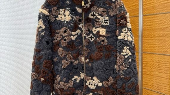 LOUIS VUITTON- REVERSIBLE FLEECE BLOUSON-JACKET