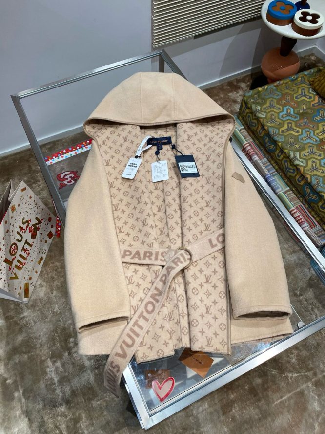LOUIS VUITTON- LADYS CASHMERE-DOUBLE SIDE-JACKET