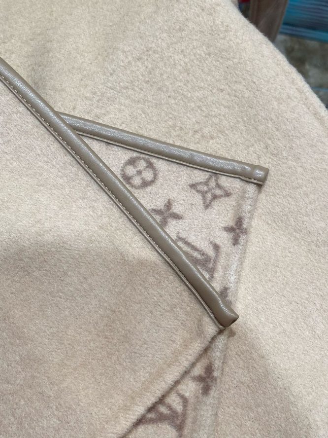 LOUIS VUITTON- LADYS CASHMERE-DOUBLE SIDE-JACKET