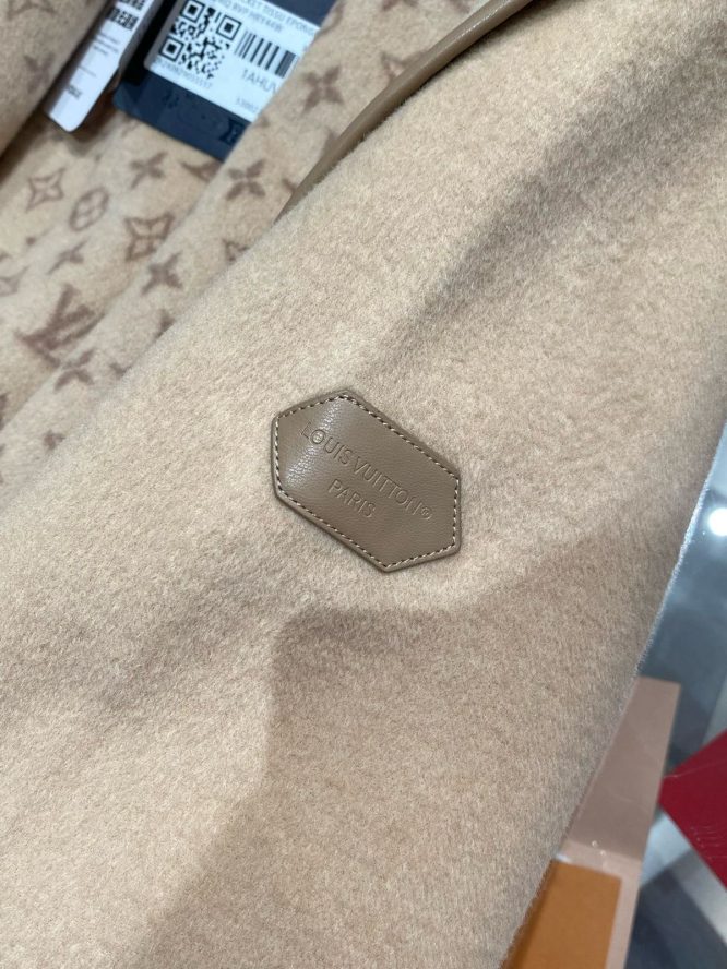 LOUIS VUITTON- LADYS CASHMERE-DOUBLE SIDE-JACKET