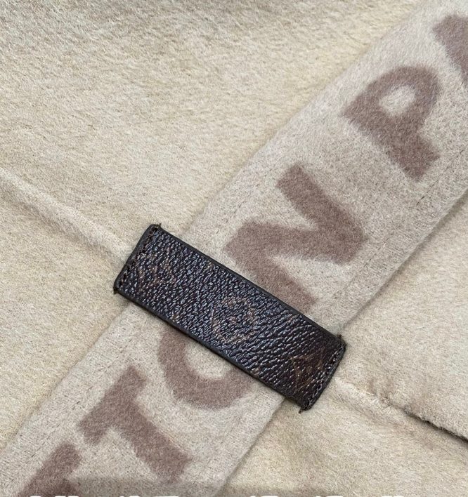 LOUIS VUITTON- LADYS CASHMERE-DOUBLE SIDE-JACKET