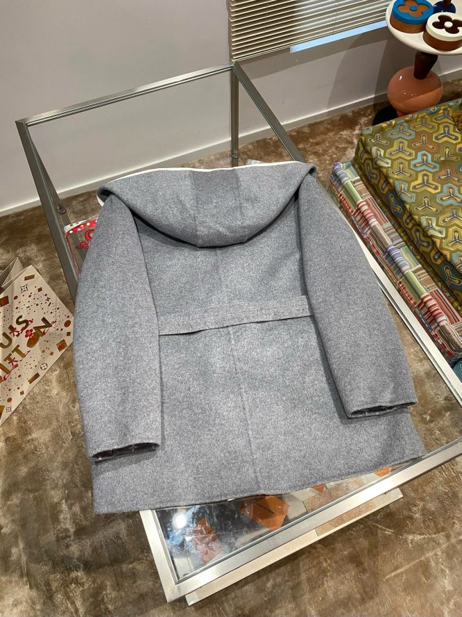 LOUIS VUITTON- LADYS CASHMERE-DOUBLE SIDE