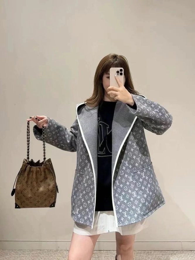 LOUIS VUITTON- LADYS CASHMERE-DOUBLE SIDE