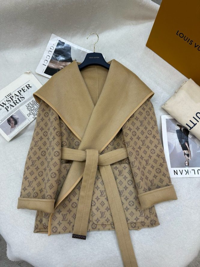 LOUIS VUITTON- LADYS CASHMERE-DOUBLE SIDE-JACKET