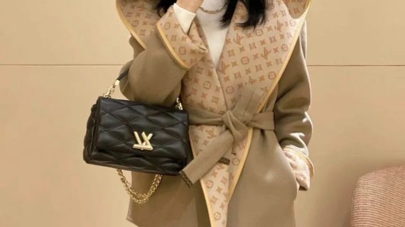 LOUIS VUITTON- LADYS CASHMERE-DOUBLE SIDE-JACKET