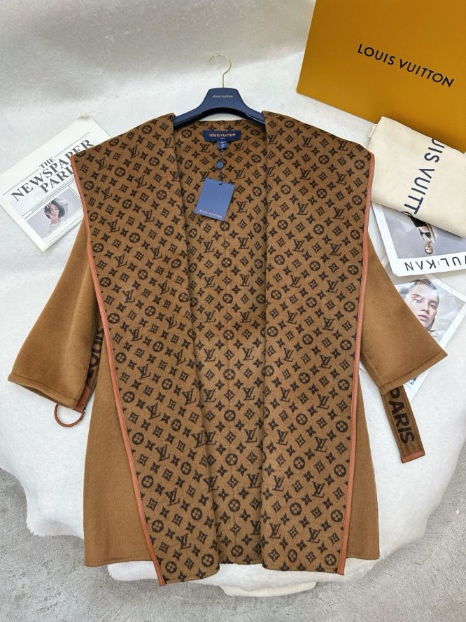 LOUIS VUITTON- LADYS CASHMERE LONG-JACKET
