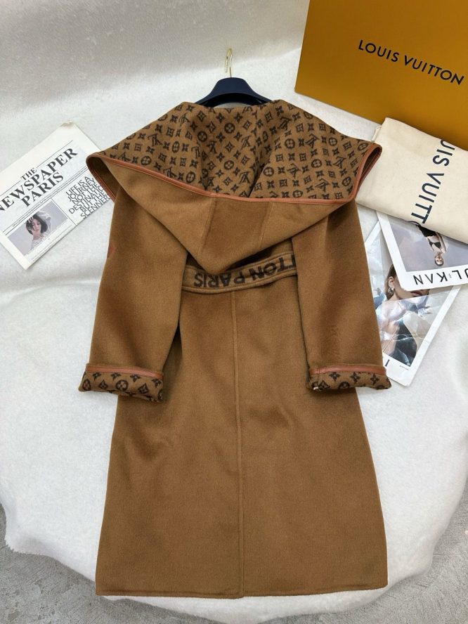 LOUIS VUITTON- LADYS CASHMERE LONG-JACKET