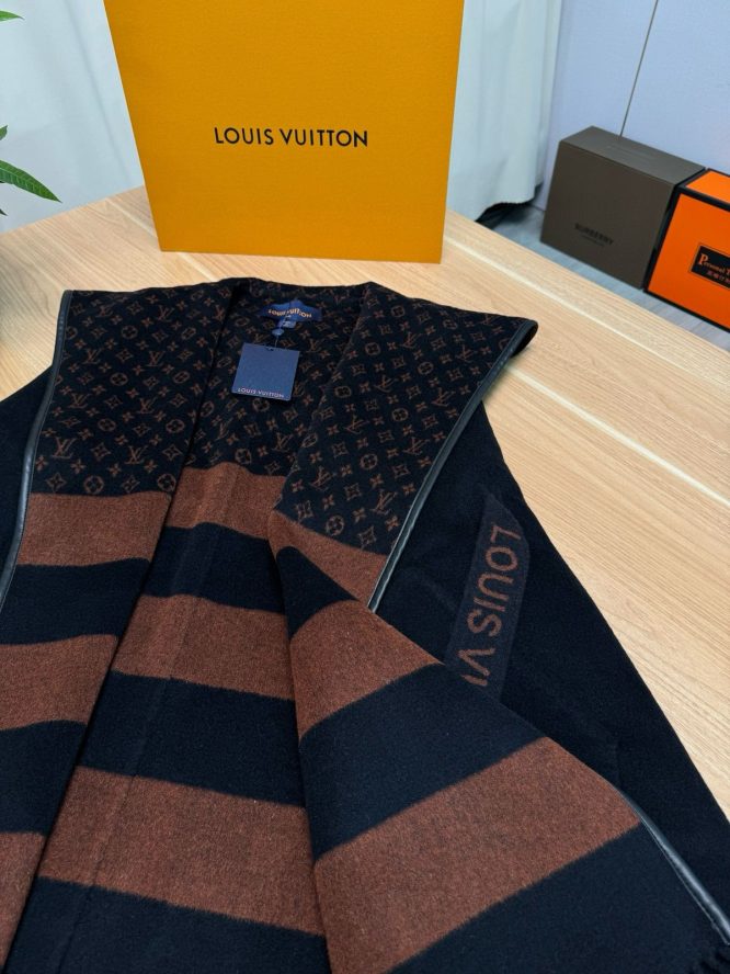 LOUIS VUITTON- LADYS CASHMERE- LONG-FREE SIZE