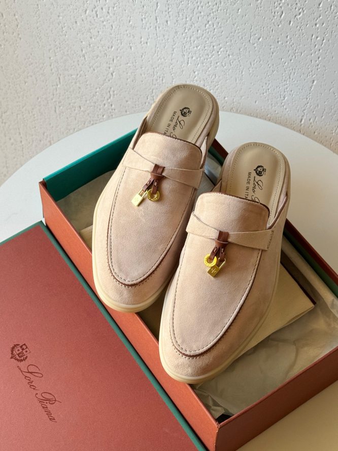 LORO PIANA-SUMMER CHARMS-WALK