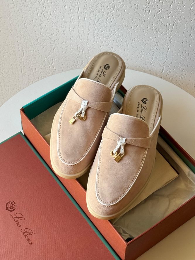 LORO PIANA-SUMMER CHARMS-WALK
