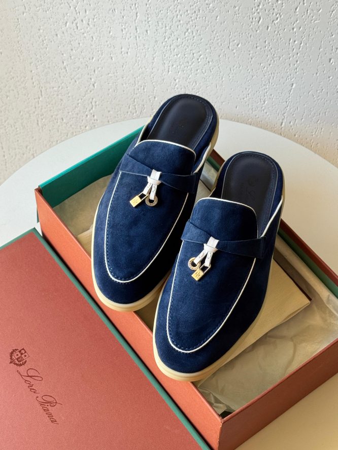 LORO PIANA-SUMMER CHARMS-WALK