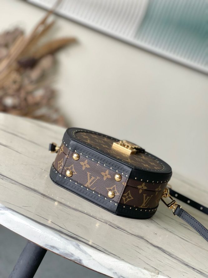 LOUIS VUITTON- BOITE CHAPEAU- BAG