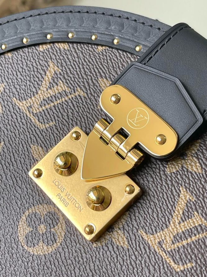 LOUIS VUITTON- BOITE CHAPEAU- BAG