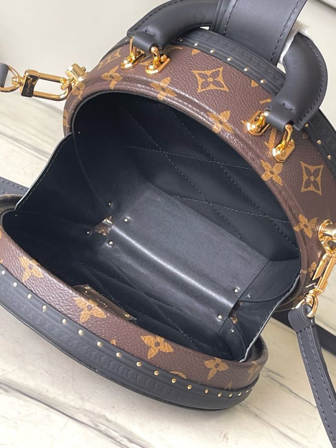 LOUIS VUITTON- BOITE CHAPEAU- BAG