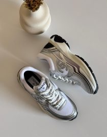 CHANEL-SNEAKER-WOMEN