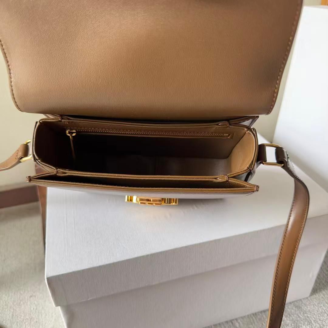 CELINE-CLASSIQUE-TRIOMPHE--BAG