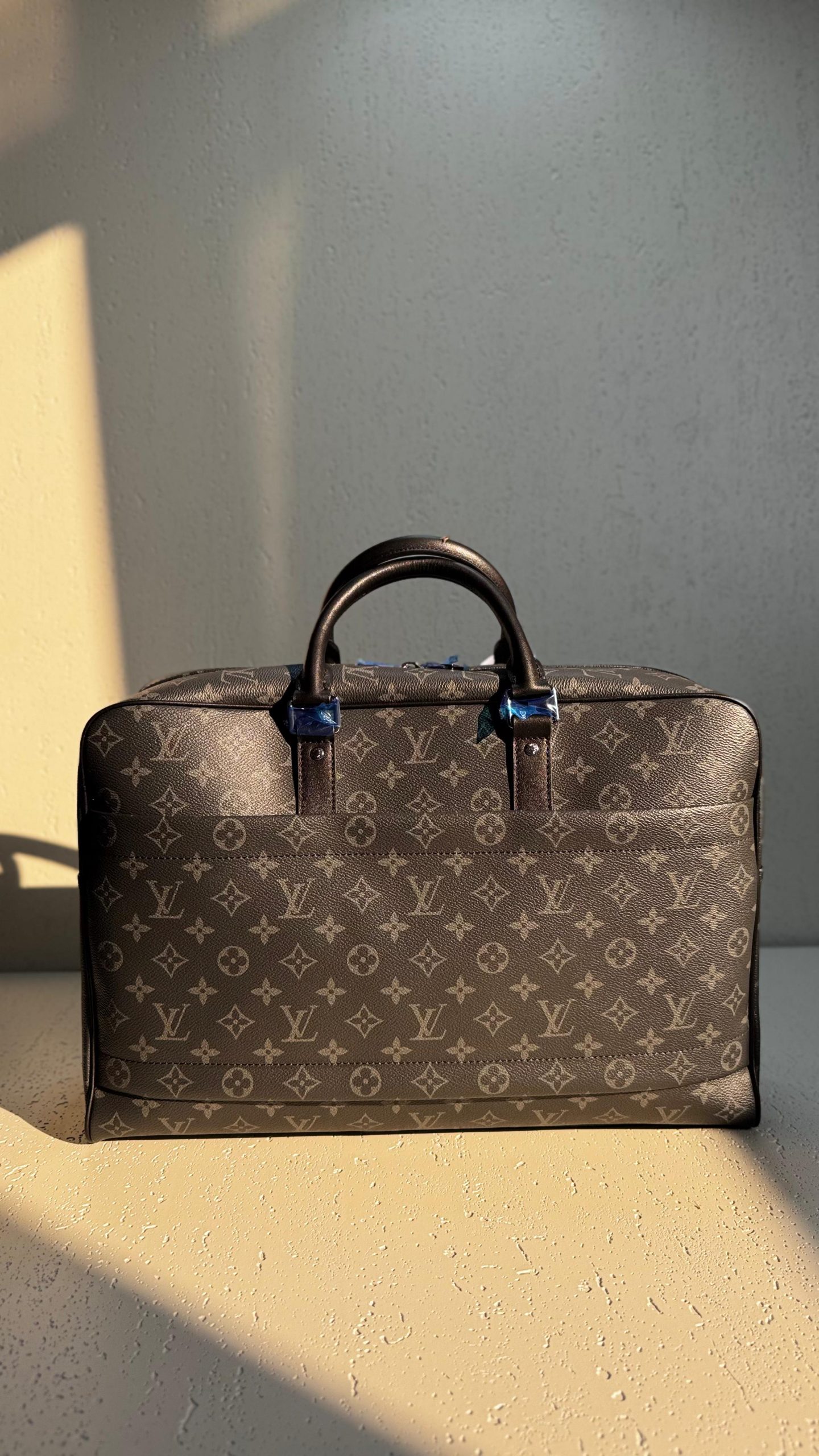 LOUIS VUITTON-WEEK ENDER-BAG
