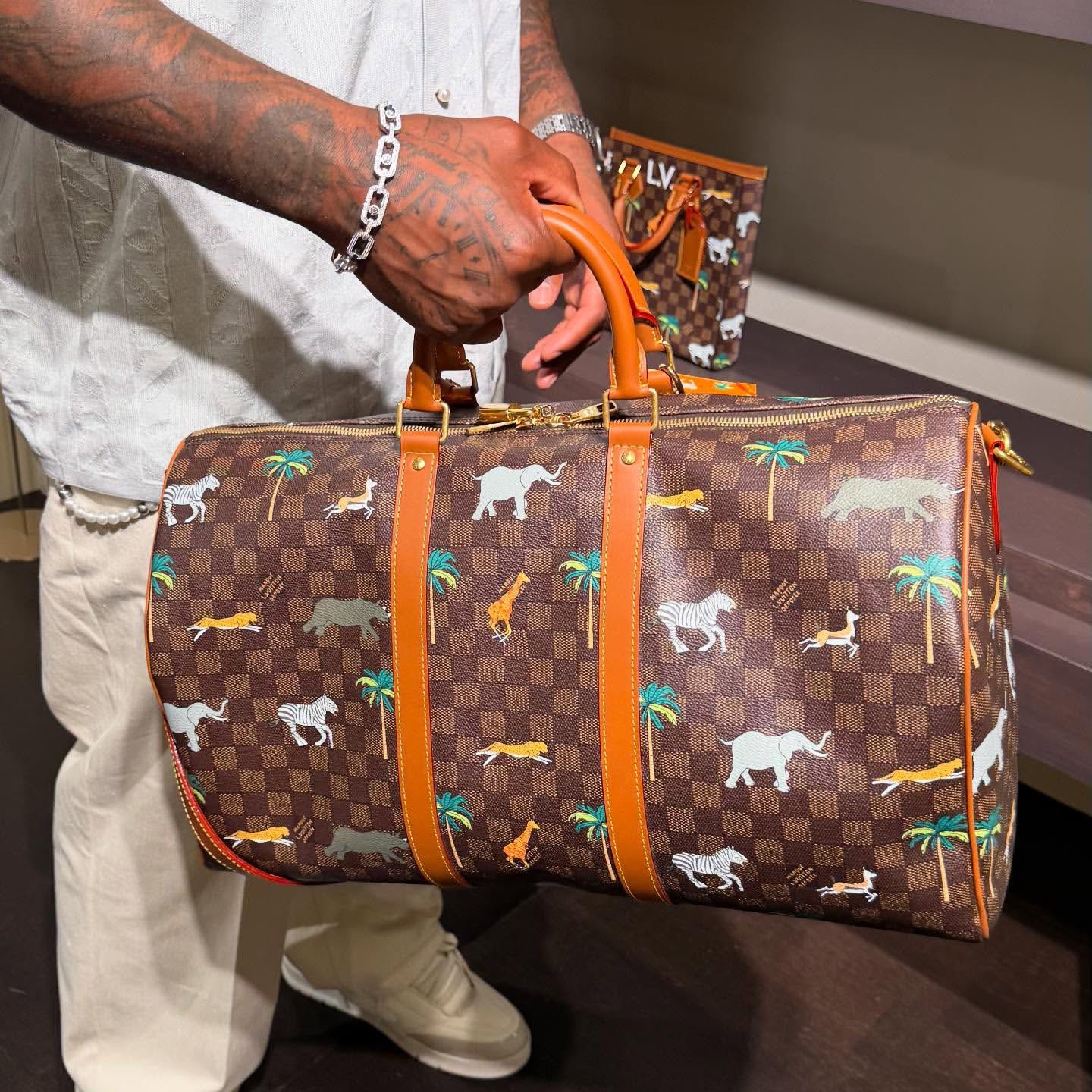LOUIS VUITTON--KEEP ALL-BAG