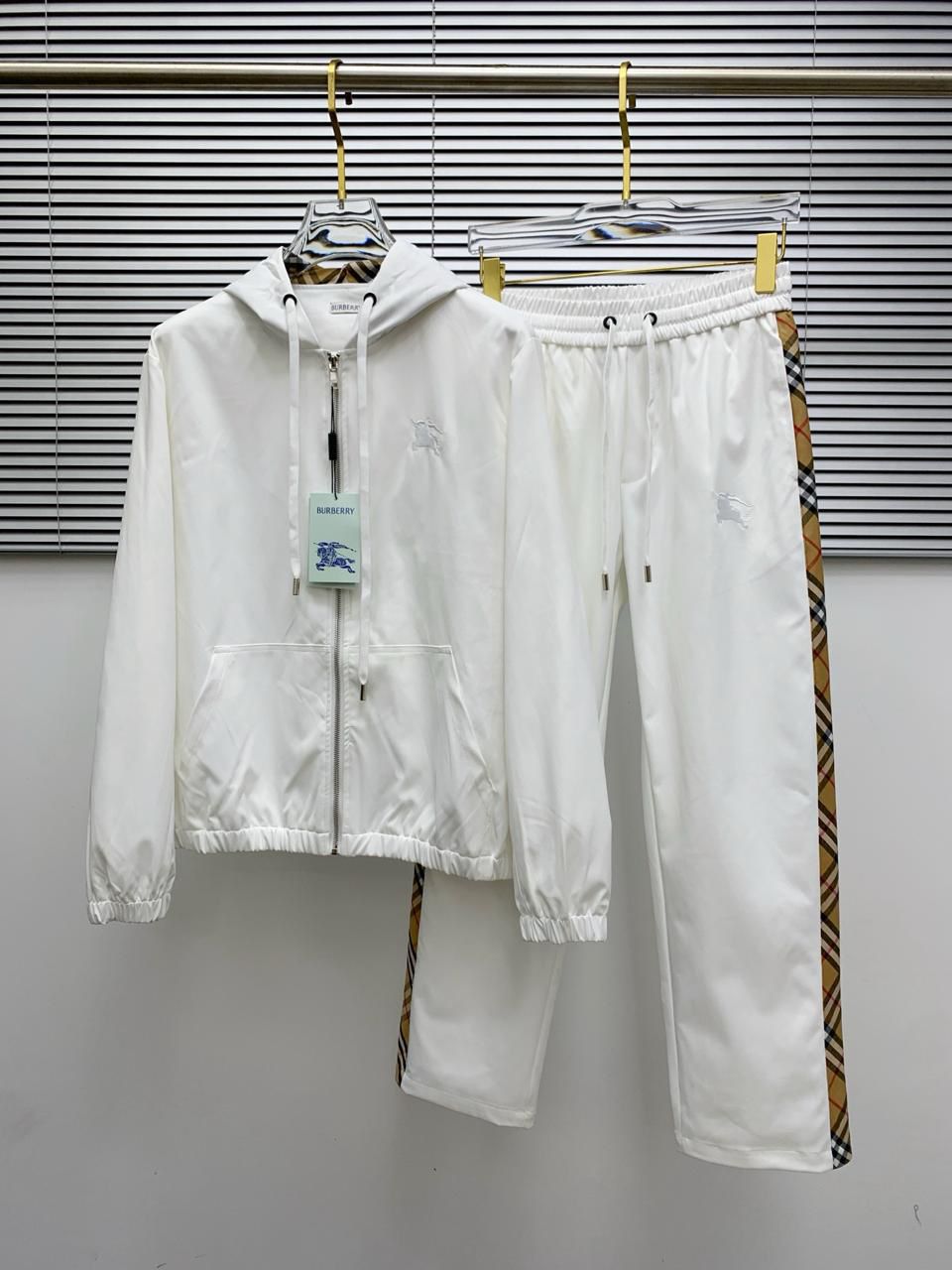 BURBERRY-TRACKSUIT-MEN