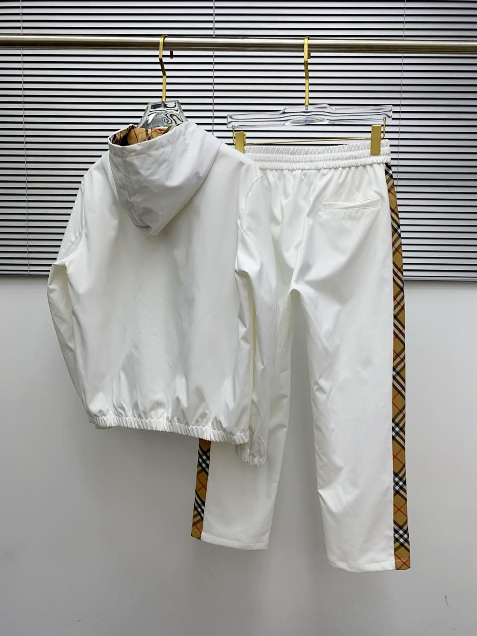 BURBERRY-TRACKSUIT-MEN