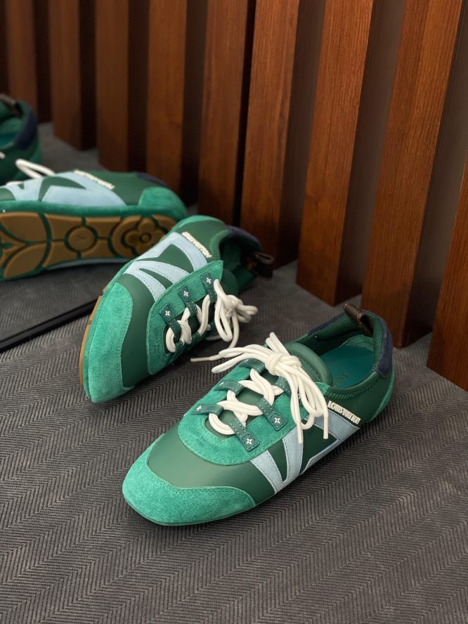LOUIS VUITTON-SNEAKER-WOMEN