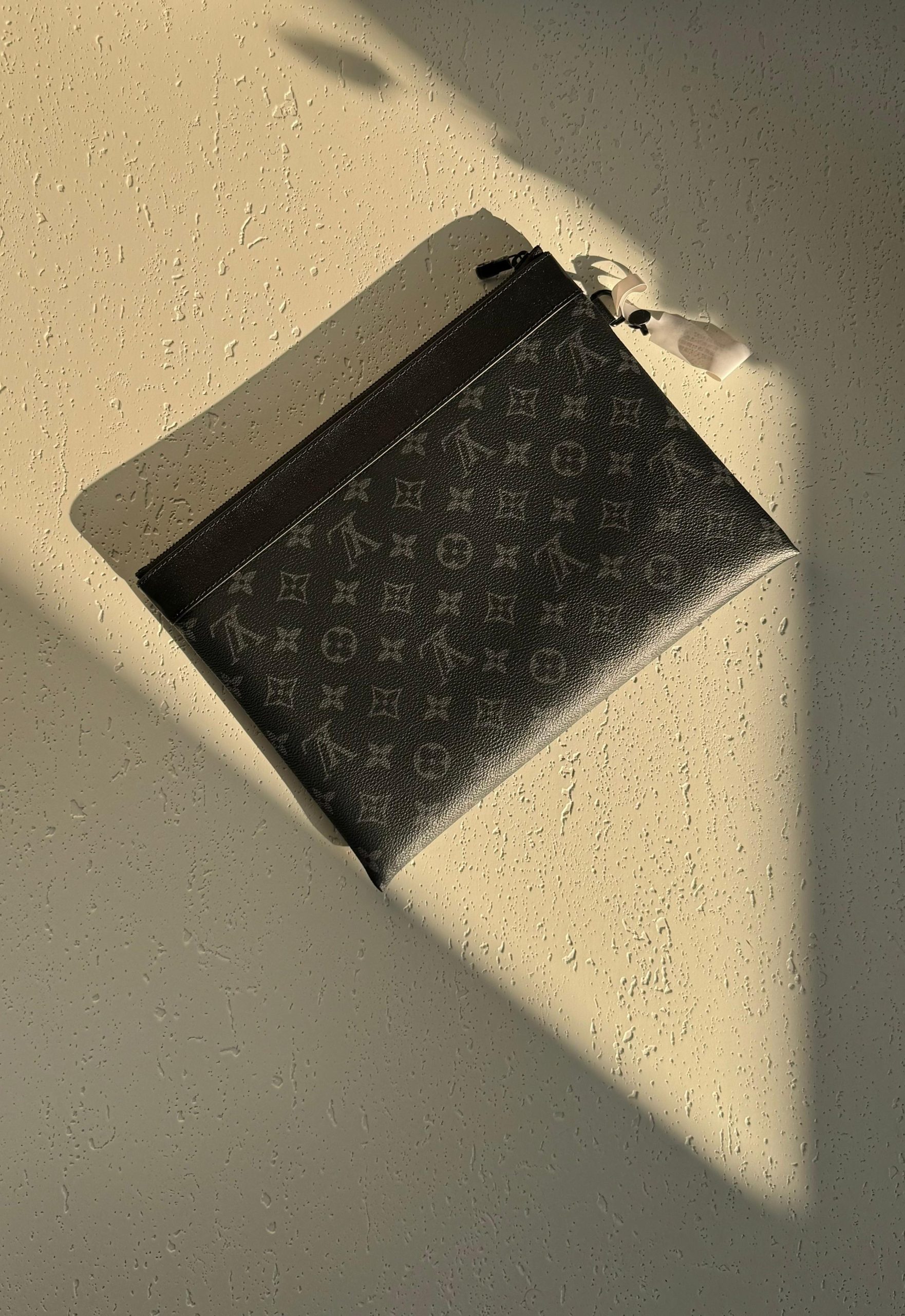 LOUIS VUITTON-WALLET-MEN