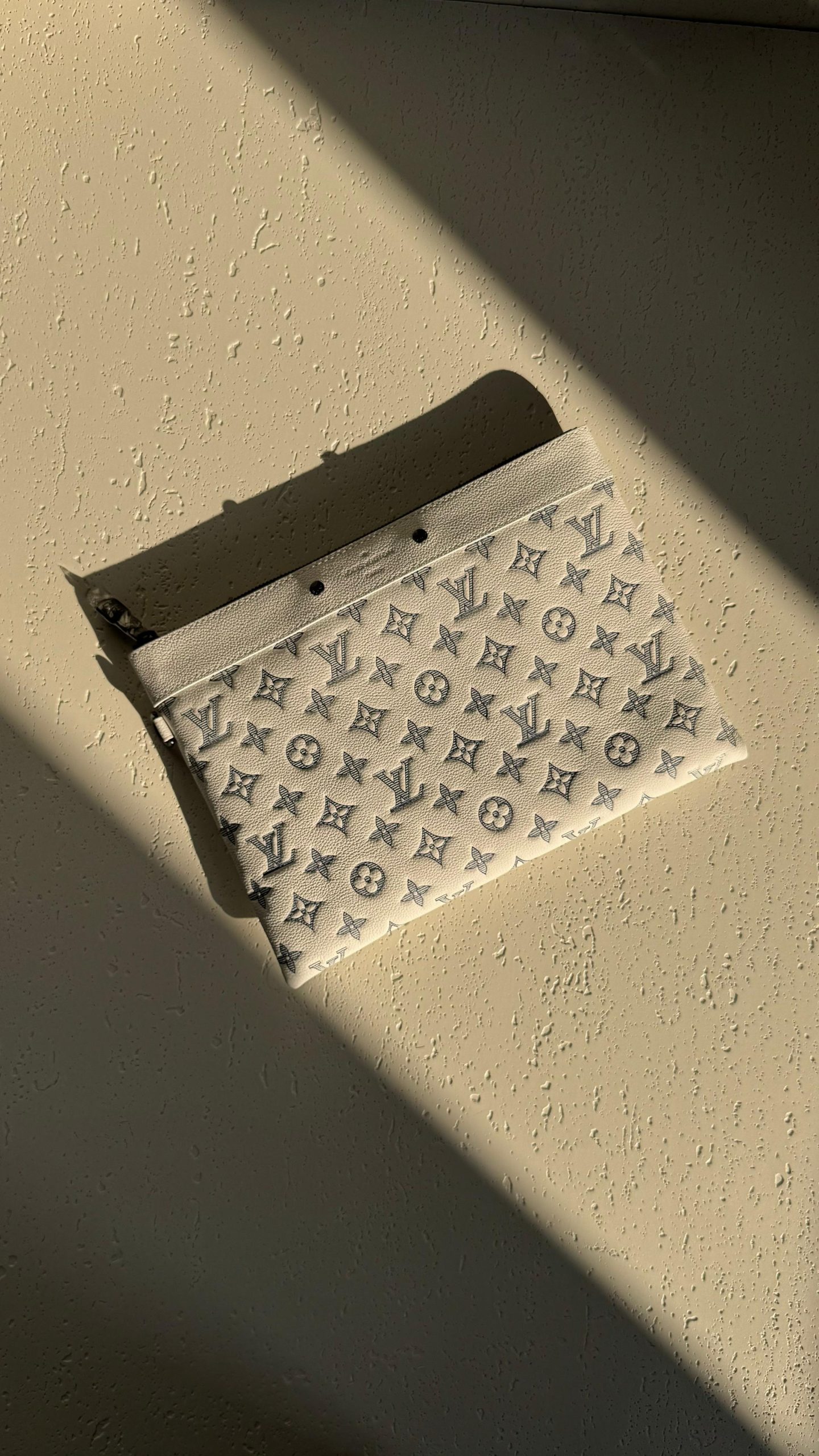 LOUIS VUITTON-WALLET-MEN