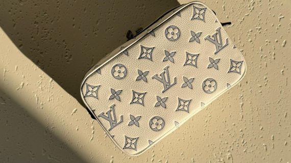 LOUIS VUITTON-WALLET-MEN