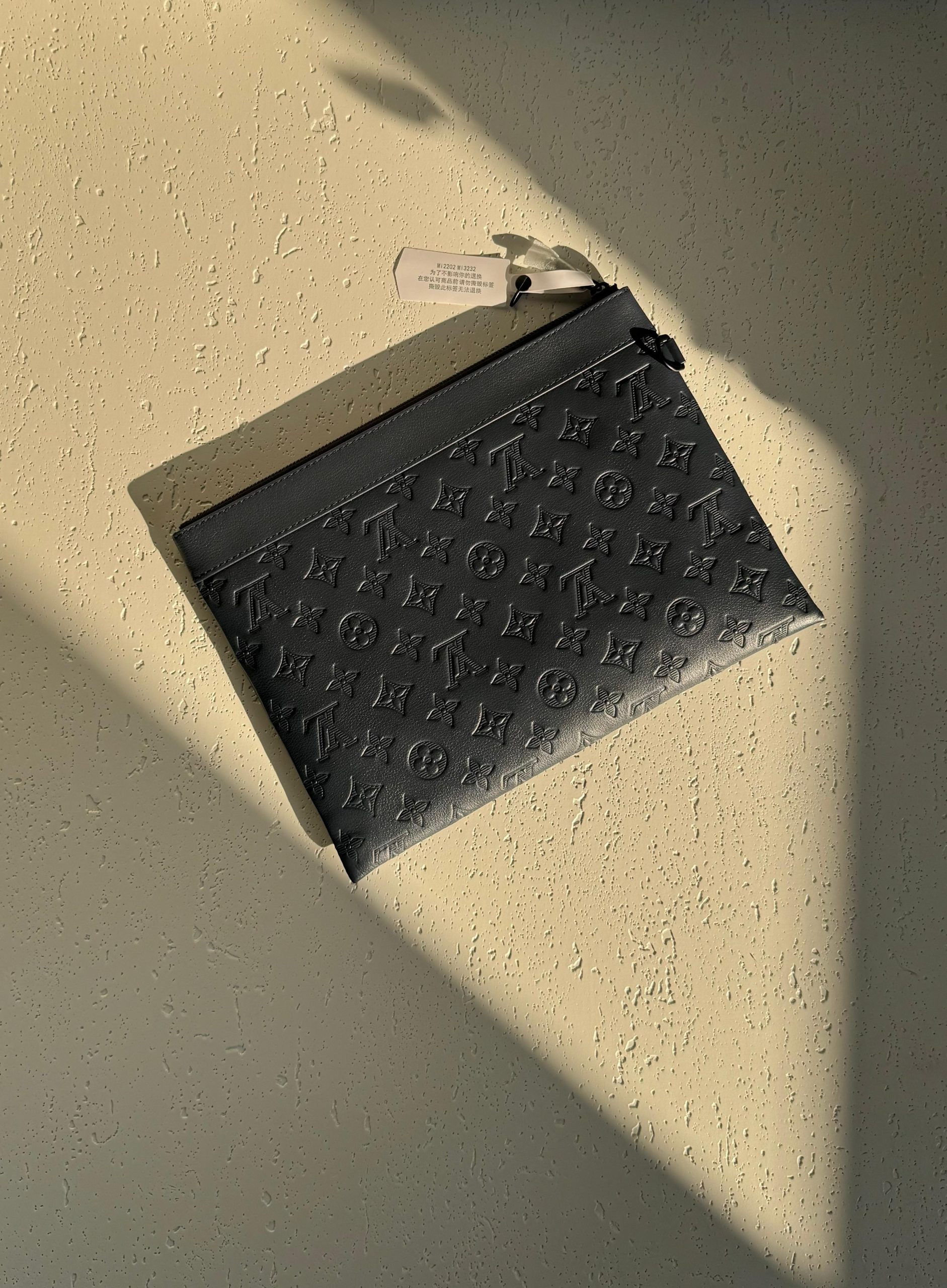 LOUIS VUITTON-WALLET-MEN